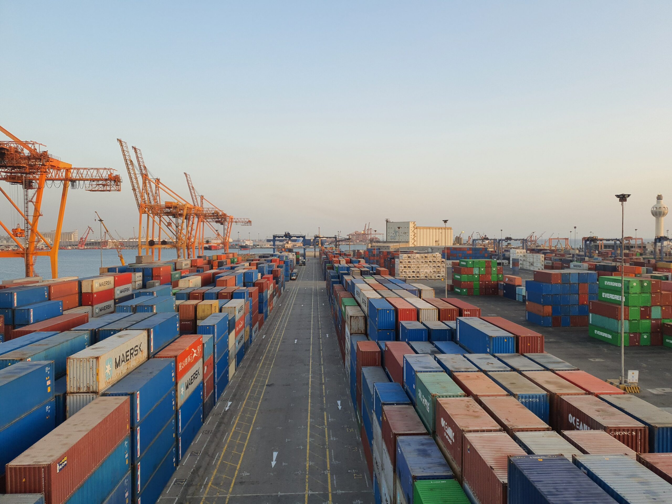 מכסים, מלחמות סחר ו-Reshoring בשרשרת האספקה | Tariffs, trade wars and reshoring